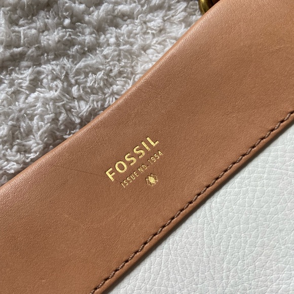 FOSSIL AMANDA CROSSBODY SHOPPER BAG White & Brown Leather NWOT - Picture 4 of 4